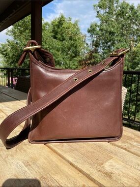 Coach Vintage Legacy Leather CrossBody w/ Brass Hardware- Good Vintage Condition